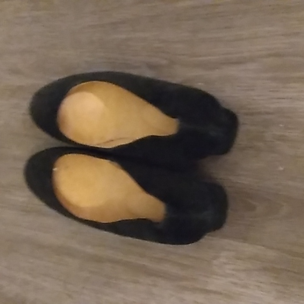 Shoes - Picture 2 of 2